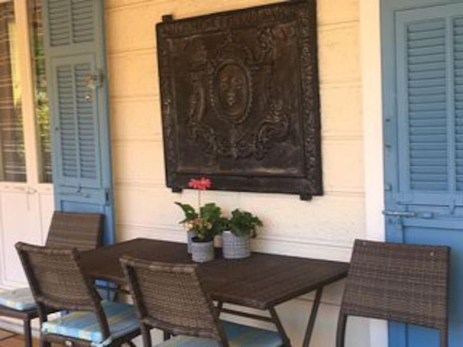 Appartement Centre, Piscine, Intime, En Ancienne